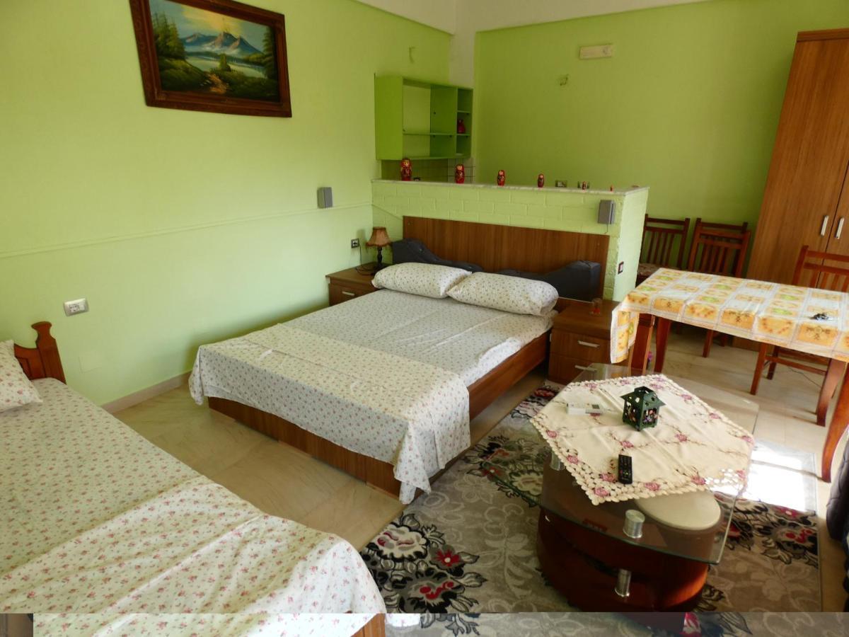 Guesthouse Aleksander Berat Exterior photo